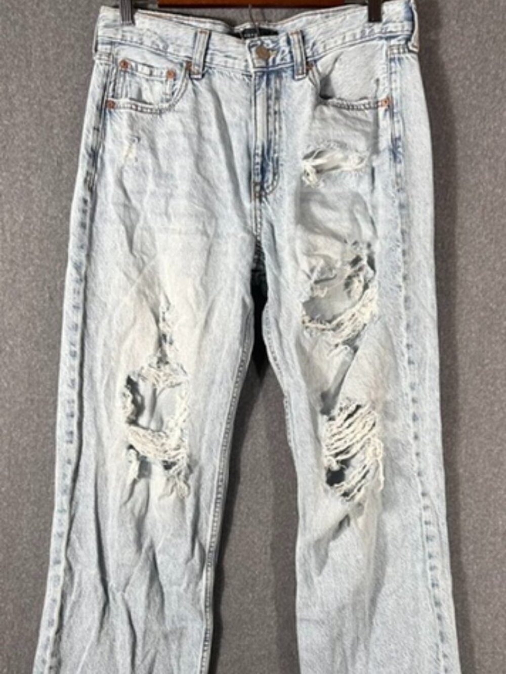 Aeropostale Womens Sz 8 Regular 90's Baggy Light Wash Distressed Denim Jeans